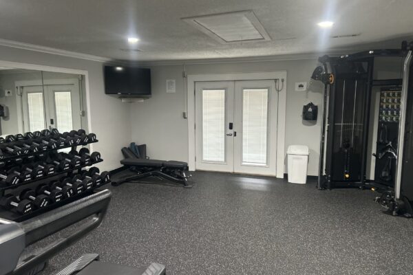 Shadow Glen apartments gym